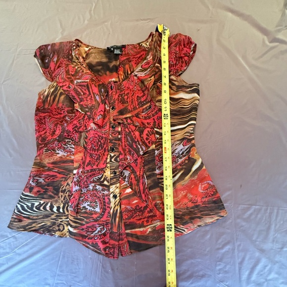 Etcetera by Carlisle Red Animal Ruffle 100% Silk Top Size 10/Medium MSRP $255 - Picture 5 of 10